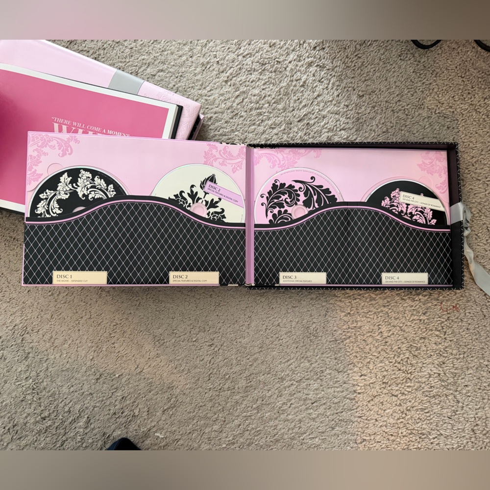 Sex and the City Complete Series and Movie Collection - Pink - Picture 4 of 6